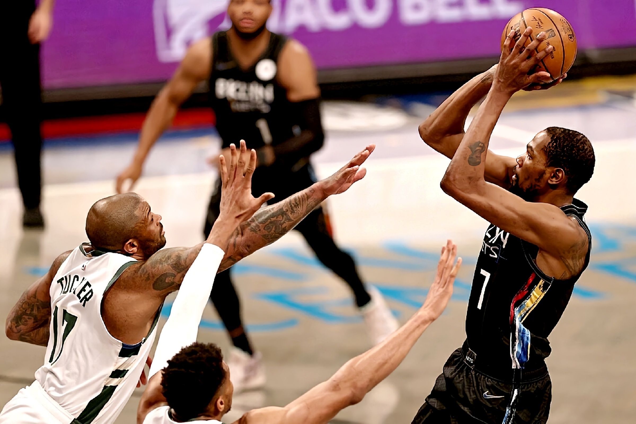 表现优异首场状态出色,勇士观众沸腾!,杜兰特重返赛场赛场气氛高涨的简单介绍 表现优异首场状态出色,勇士观众沸腾!,杜兰特重返赛场赛场气氛高涨的简单介绍