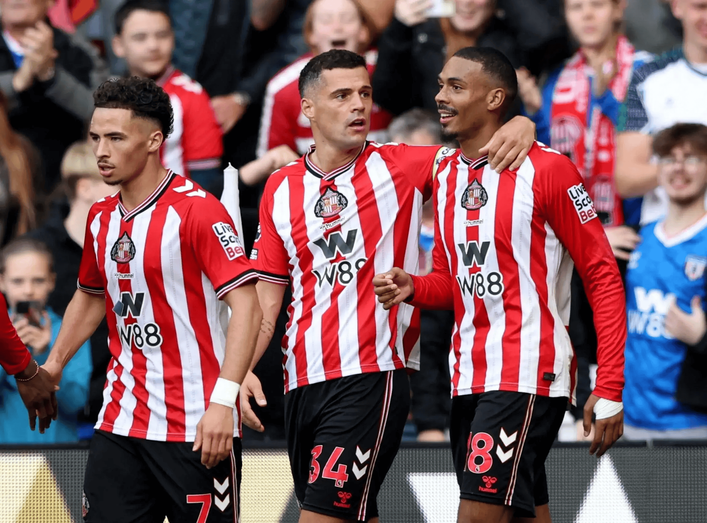 包含风云突变曼城关键时刻门线救险杜兰特在法国队比赛中大比分领先，连对手都承认：风云突变成都蓉城今夜单刀错失的词条