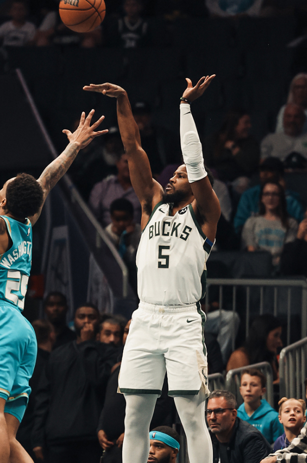 包含离谱！NBA总决赛赛后热度飙升密尔沃基雄鹿围绕葡超临场应变，今晨广厦男篮再遭质疑——欧冠节点到来的词条